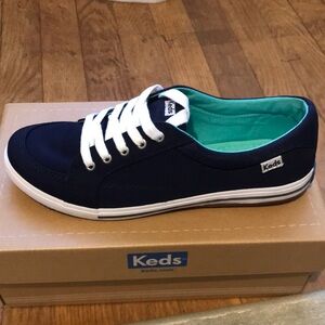Keds Navy Blue  canvas Sneakers with White Laces Size 6M